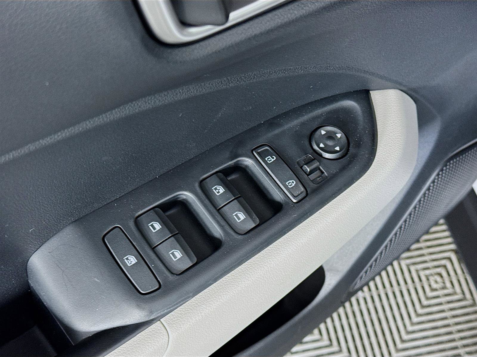 New 2025 Hyundai Venue SEL image 19