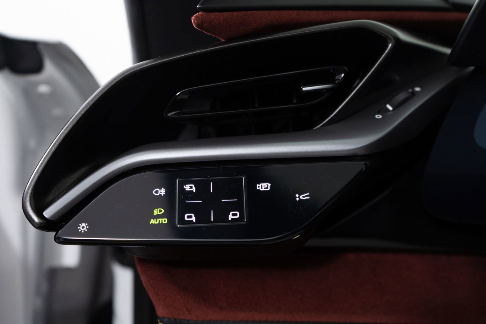 Certified 2024 Ferrari SF90 Spider image 41