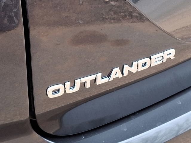 New 2025 Mitsubishi Outlander SE image 15