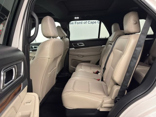 Used 2018 Ford Explorer Limited w/ Equipment Group 301A AWD/4WD image 18