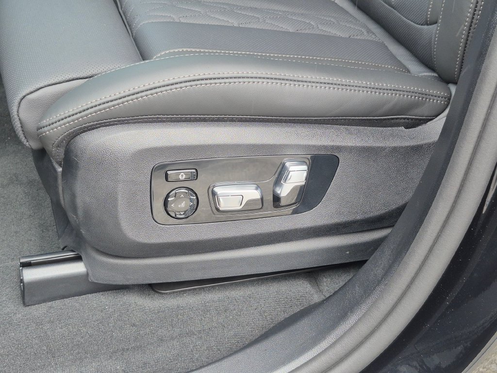 New 2026 BMW X5 M60i AWD/4WD image 13