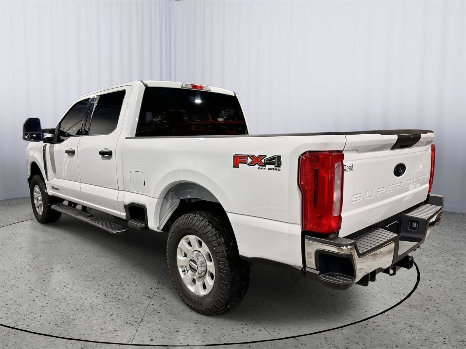 Used 2024 Ford F250 XLT w/ FX4 Off-Road Package AWD/4WD image 10