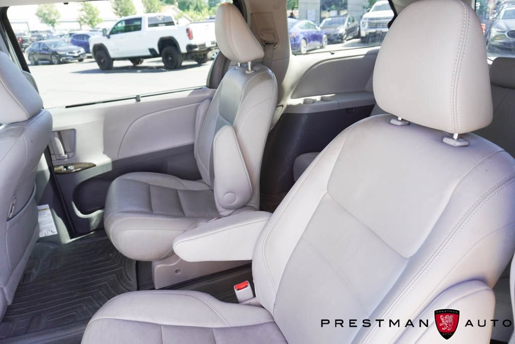 Used 2015 Toyota Sienna XLE w/ XLE Navigation Package AWD/4WD image 20