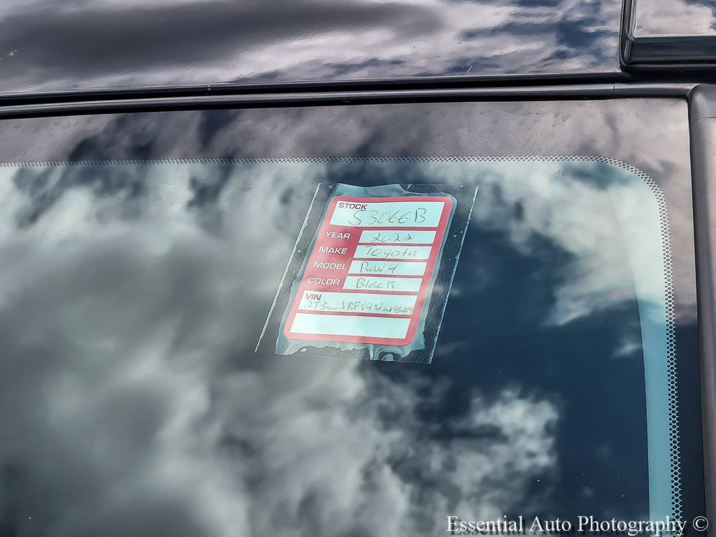 Used 2022 Toyota RAV4 XLE FWD image 33