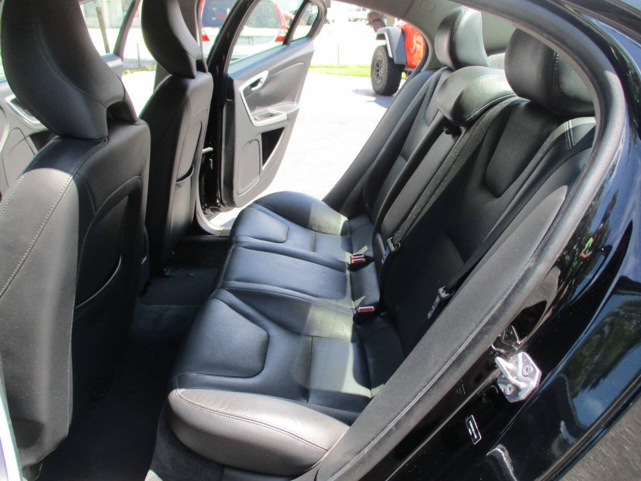 Used 2015 Volvo S60 T5 Premier w/ Convenience Package FWD image 24