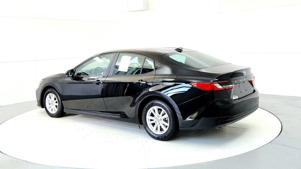Used 2025 Toyota Camry LE FWD image 4