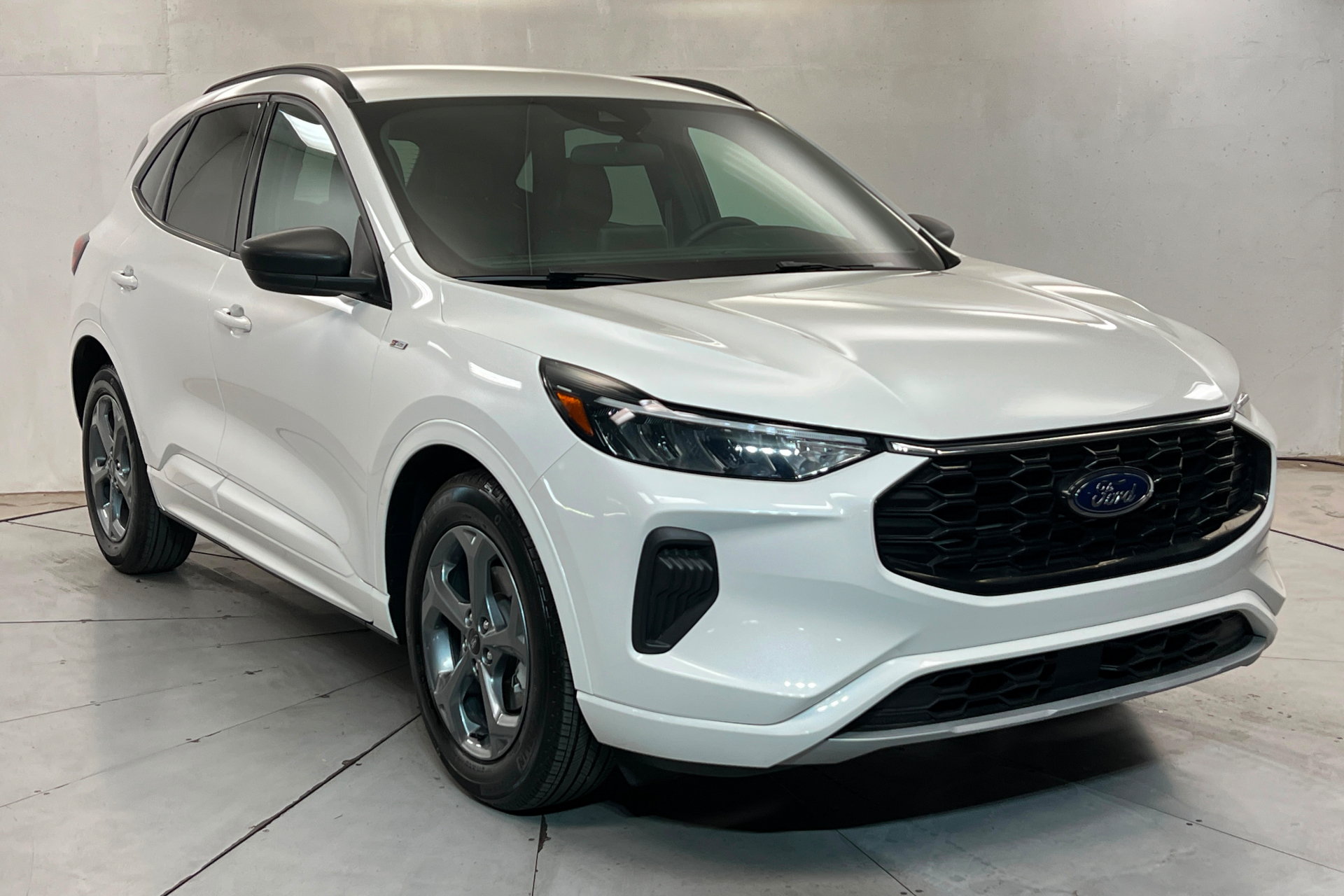 Used 2024 Ford Escape ST-Line w/ Equipment Group 301A FWD image 8