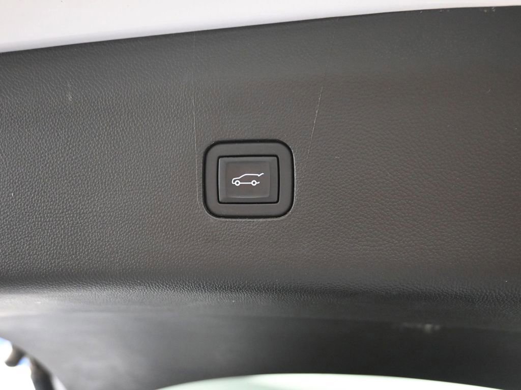 Used 2024 Buick Enclave Premium image 13