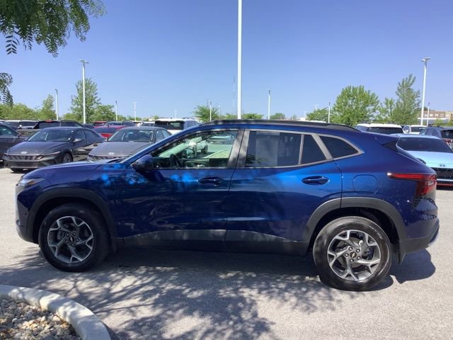 Used 2024 Chevrolet Trax LT w/ Driver Confidence Package FWD image 8