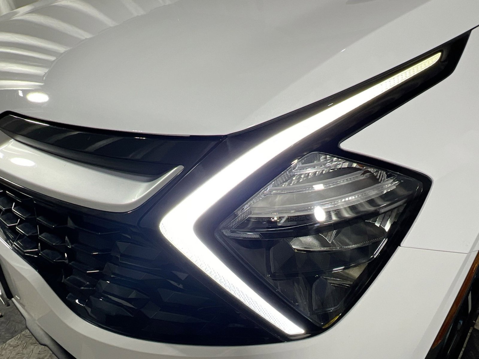 Used 2023 Kia Sportage EX image 13