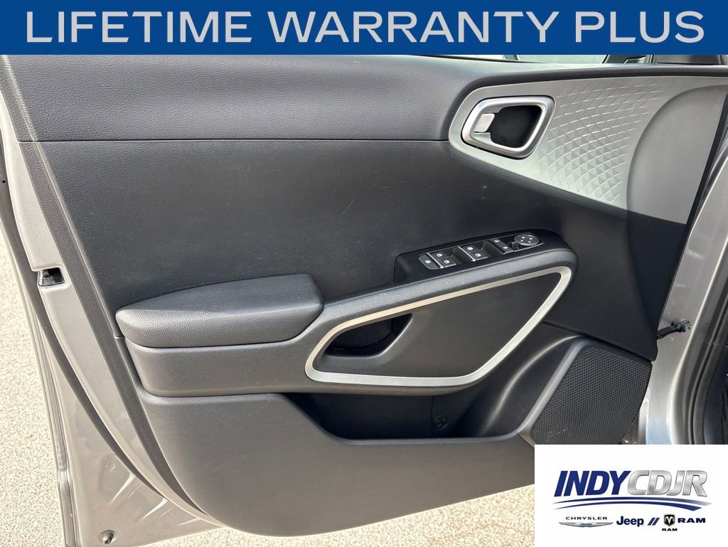 Used 2022 Kia Soul LX w/ Technology Package FWD image 8