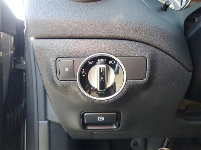 Used 2015 Mercedes-Benz CLA 250 image 27