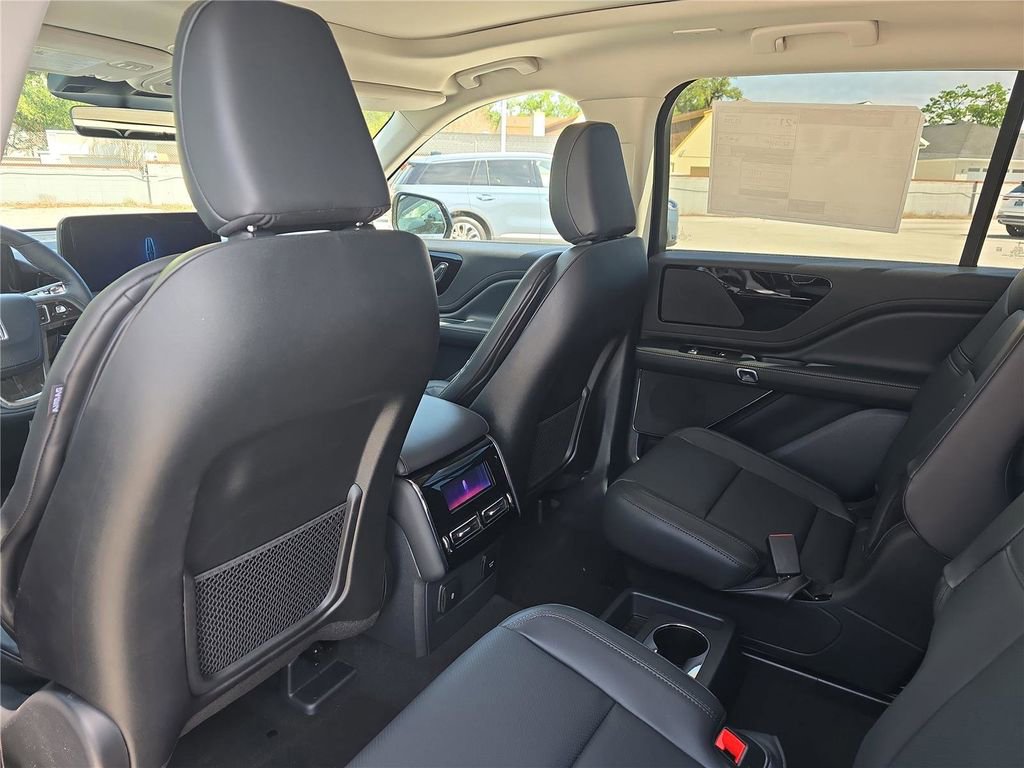 New 2026 Lincoln Aviator 2WD image 10