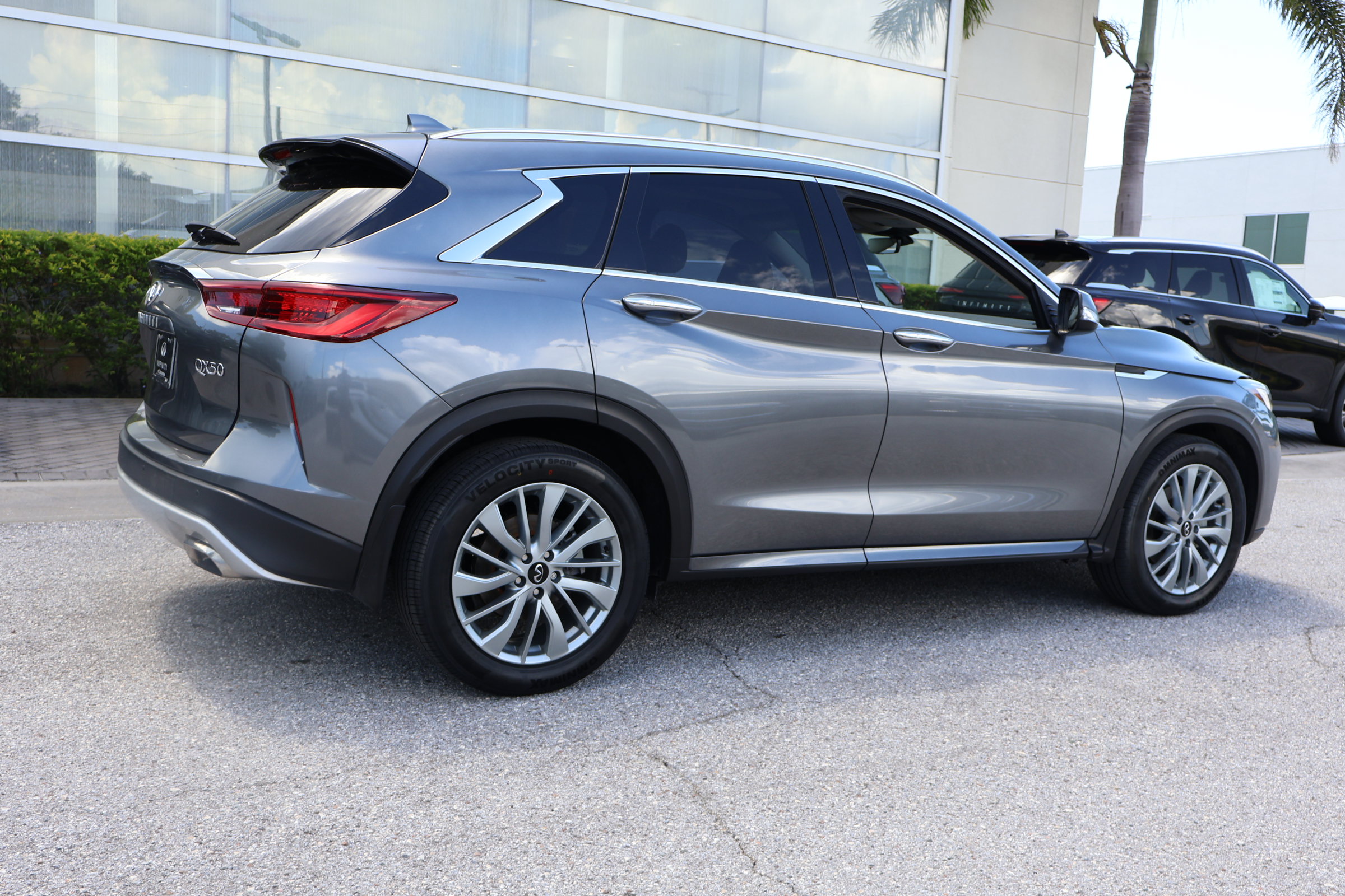 Certified 2023 INFINITI QX50 Luxe FWD image 10