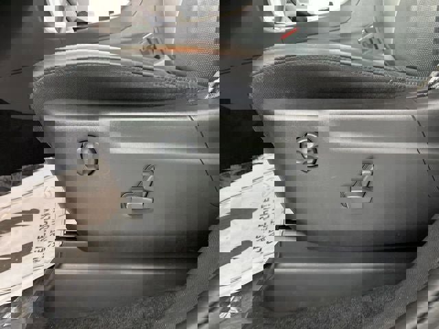 Used 2021 Jeep Grand Cherokee Limited w/ Luxury Group II image 32