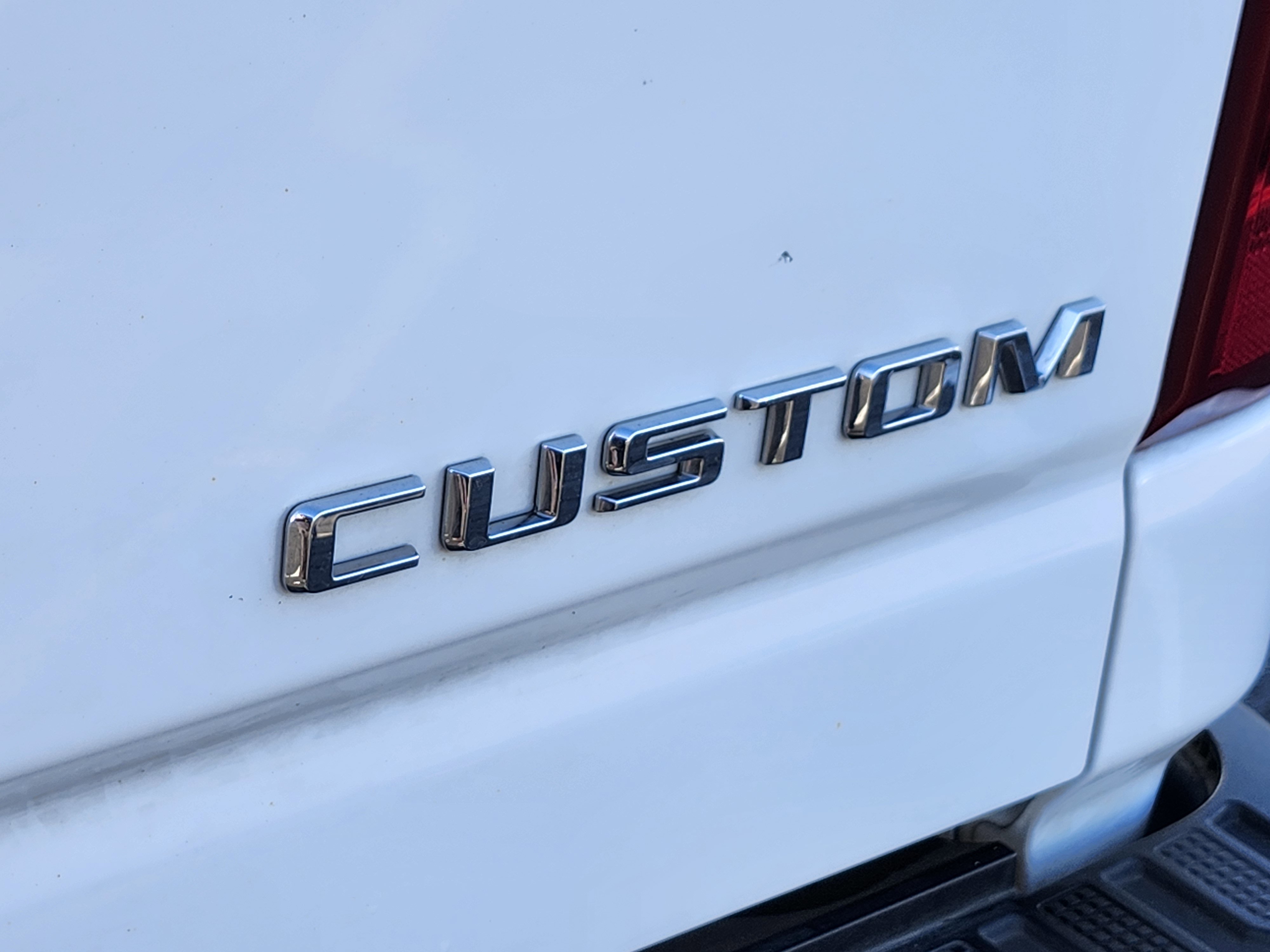 Used 2024 Chevrolet Silverado 2500 Custom w/ Custom Value Package image 18