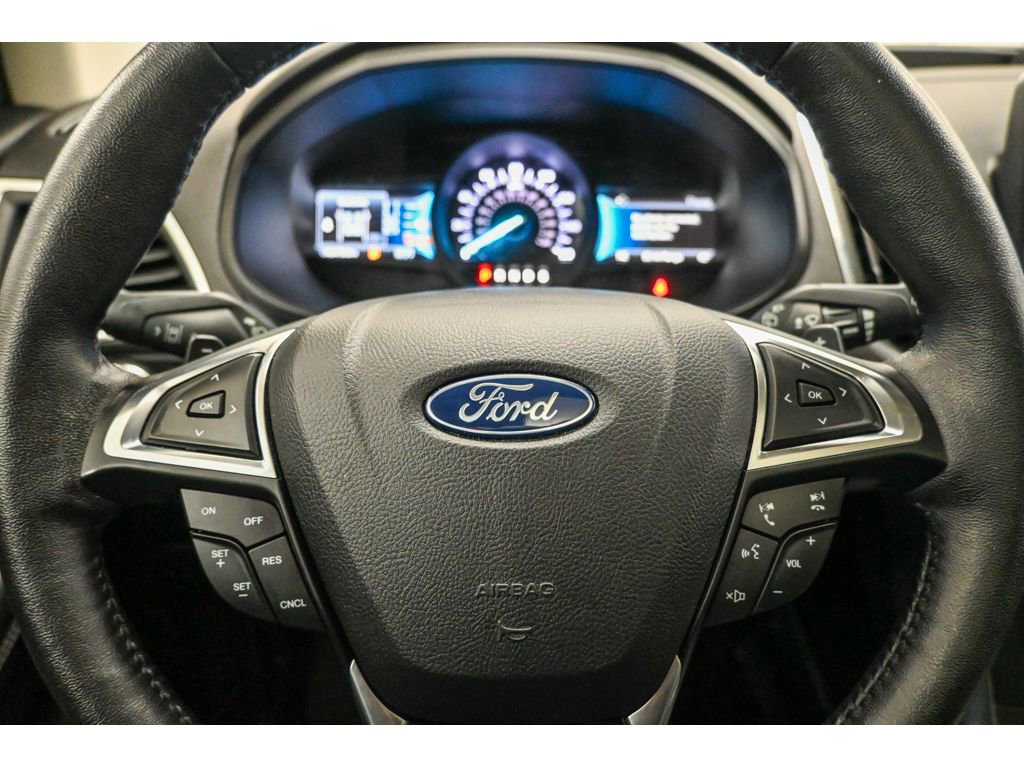 Used 2022 Ford Edge Titanium w/ Class II Trailer Tow Package image 34