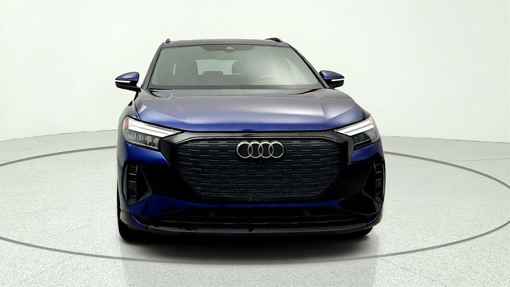 Used 2025 Audi Q4 e-tron Premium Plus RWD image 2
