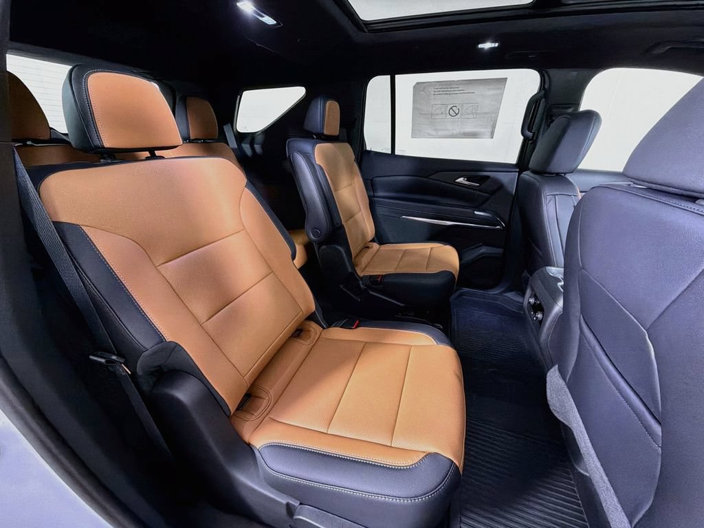 New 2027 Chevrolet Traverse Z71 w/ LPO, Floor Liner Package AWD/4WD image 24