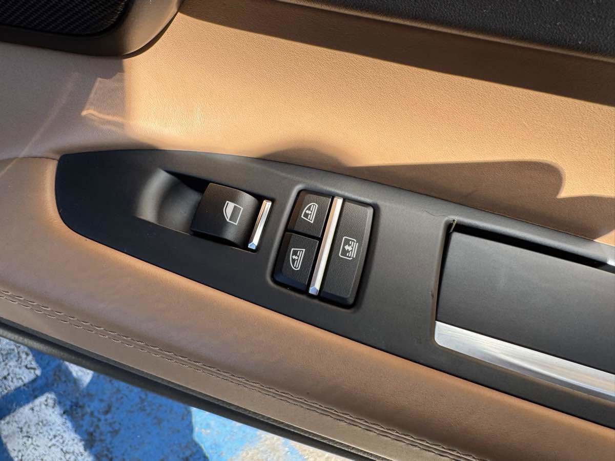 Used 2015 BMW 740Li image 42