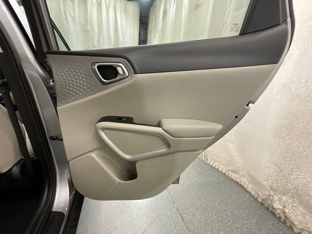 Used 2025 Kia Soul LX w/ LX Technology Package FWD image 24