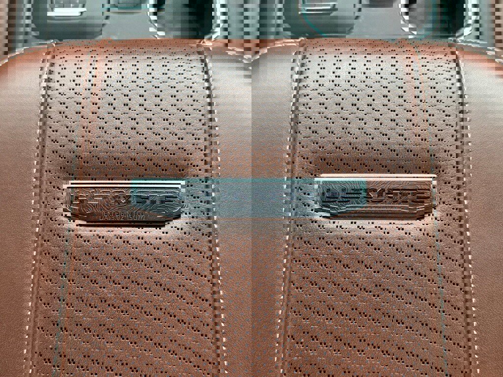 Used 2025 GMC Sierra 2500 Denali Ultimate image 32