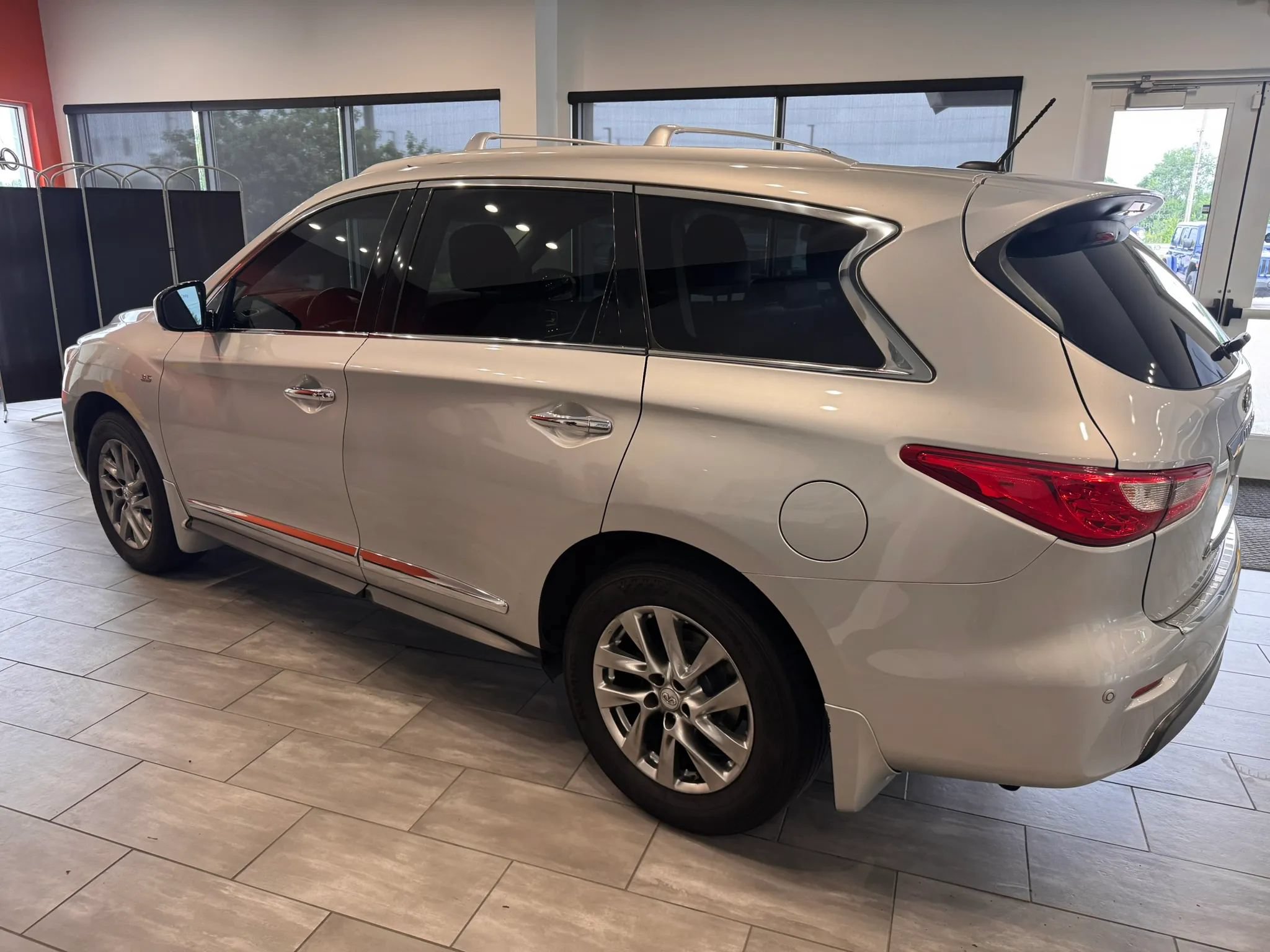 Used 2015 INFINITI QX60 Luxe w/ Premium Plus Package AWD/4WD image 9