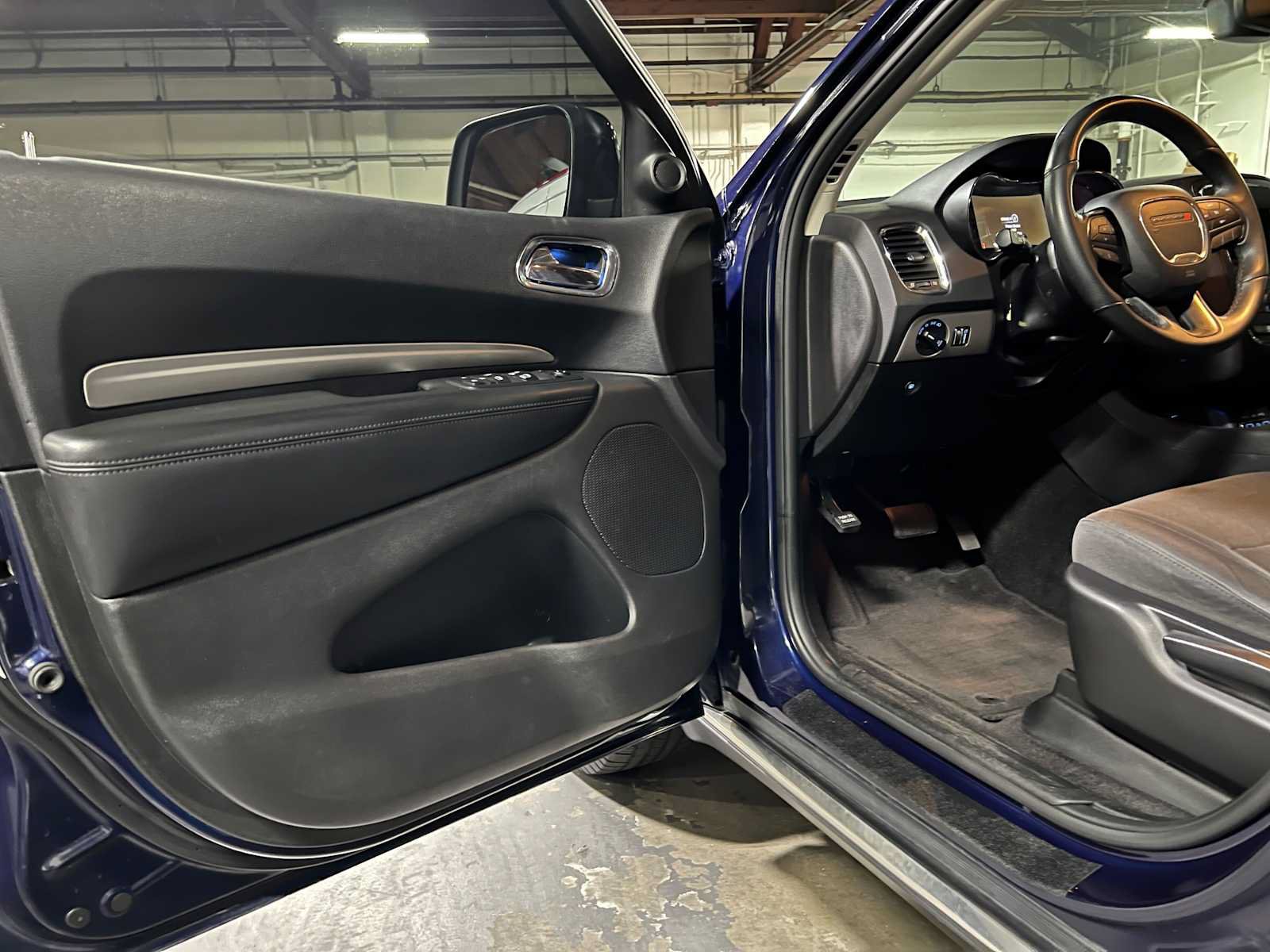 Used 2018 Dodge Durango SXT w/ 3rd Row Seating Group AWD/4WD image 18