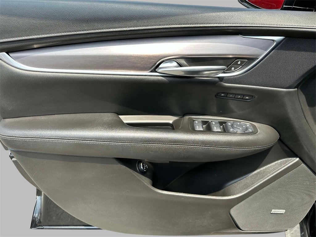 Used 2017 Cadillac XT5 Luxury w/ Driver Awareness Package image 20