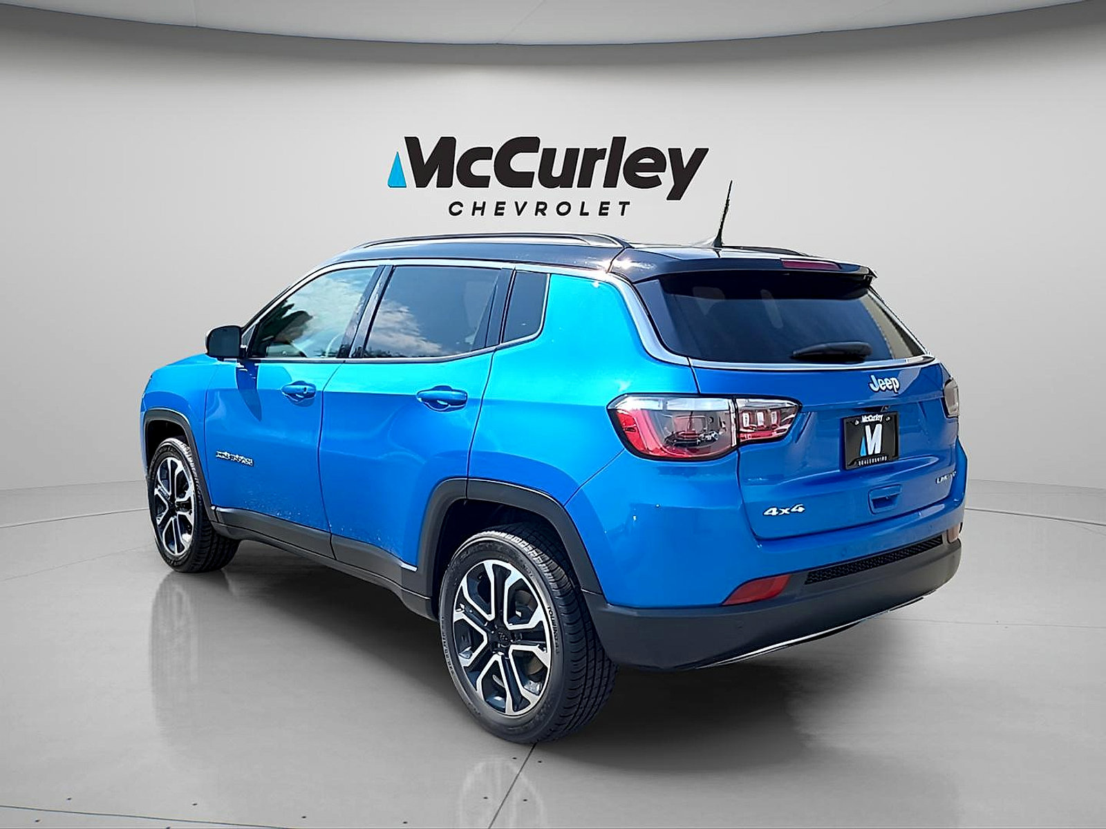 Used 2023 Jeep Compass Limited AWD/4WD image 5