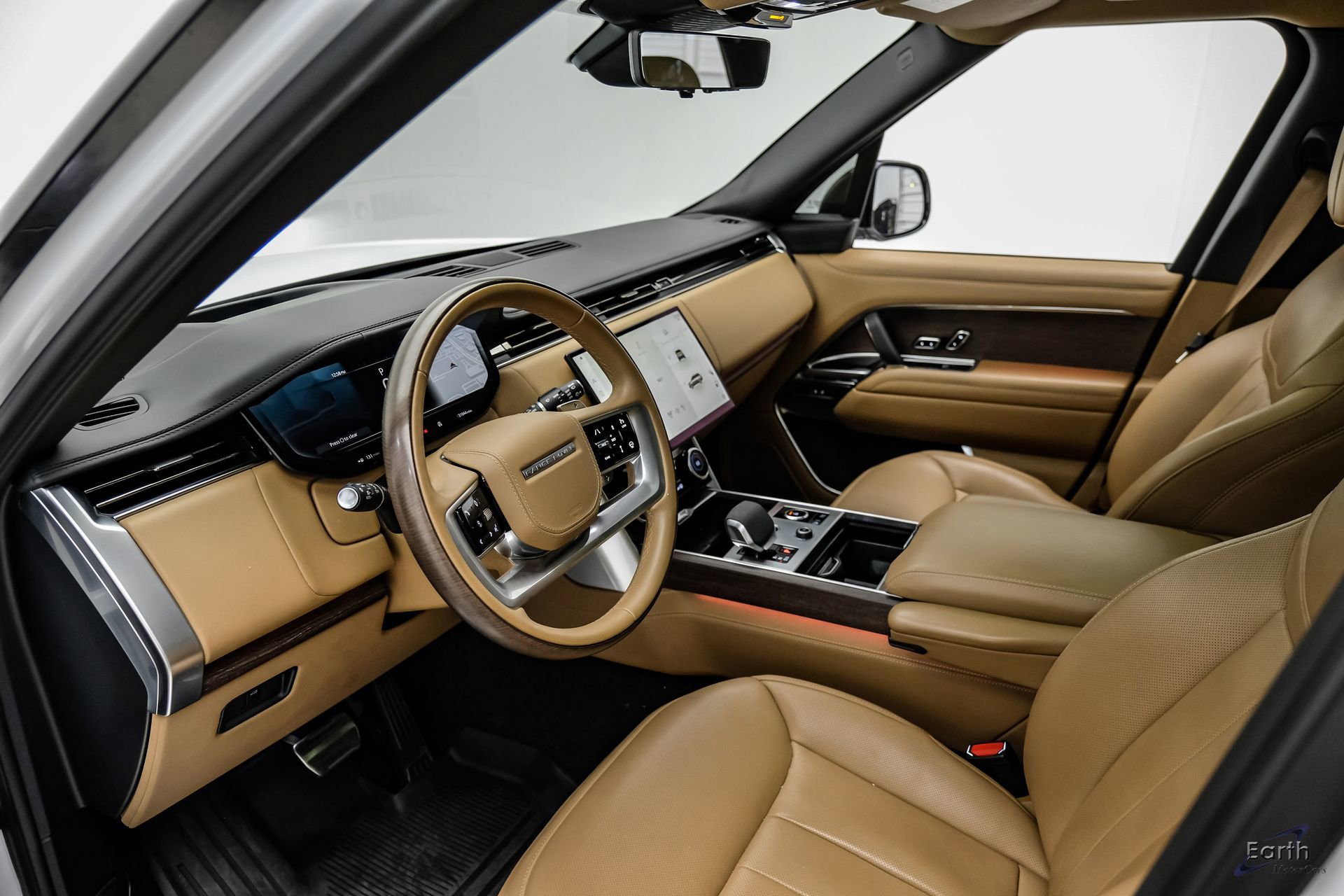 Used 2023 Land Rover Range Rover Autobiography AWD/4WD image 2