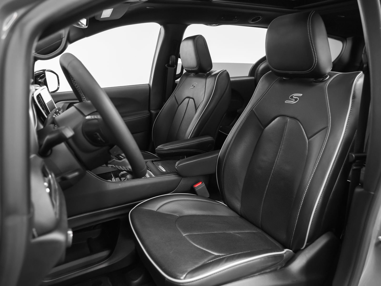 Used 2023 Chrysler Pacifica Limited w/ S Appearance Package FWD image 5