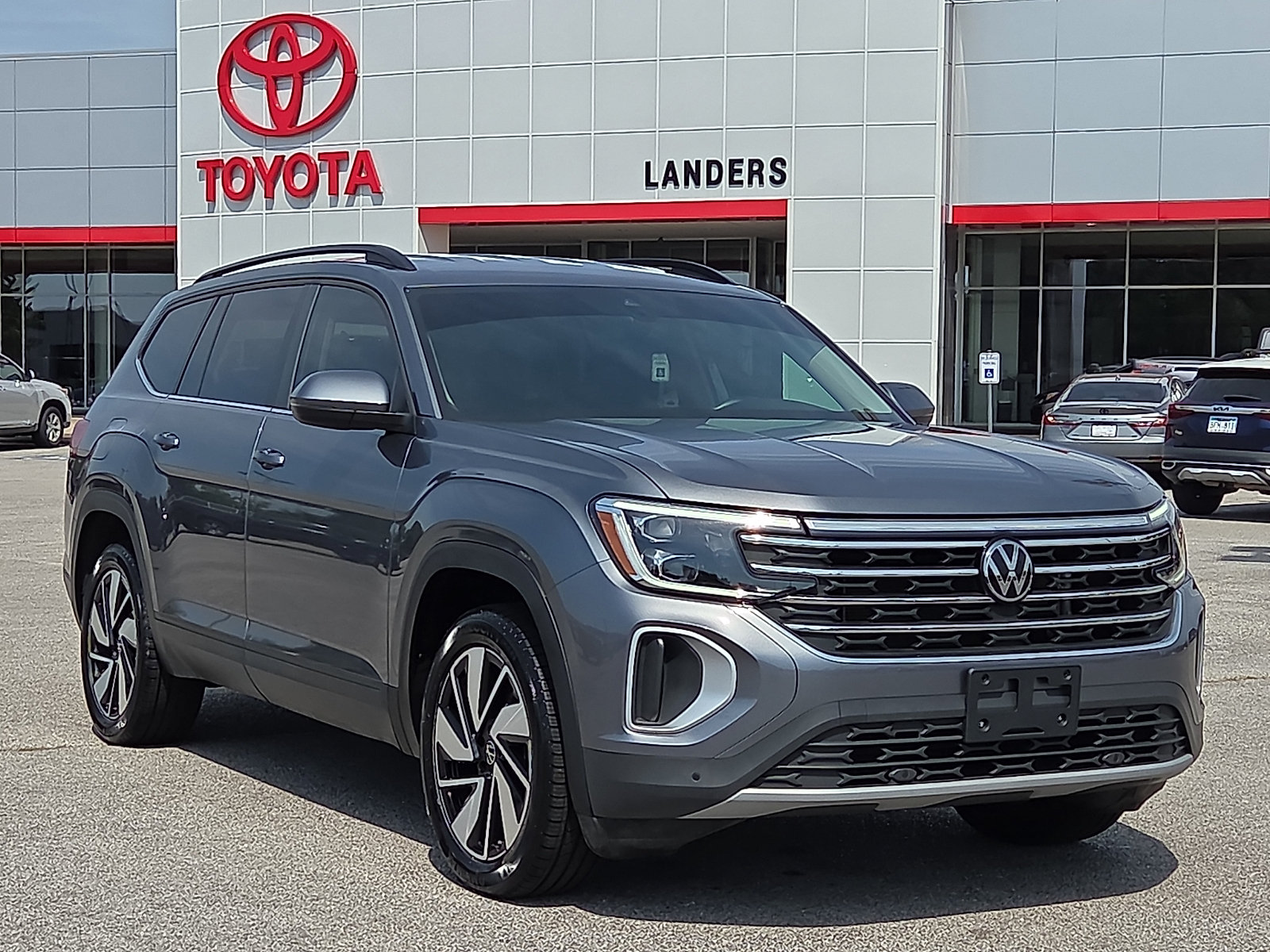 Used 2024 Volkswagen Atlas SE