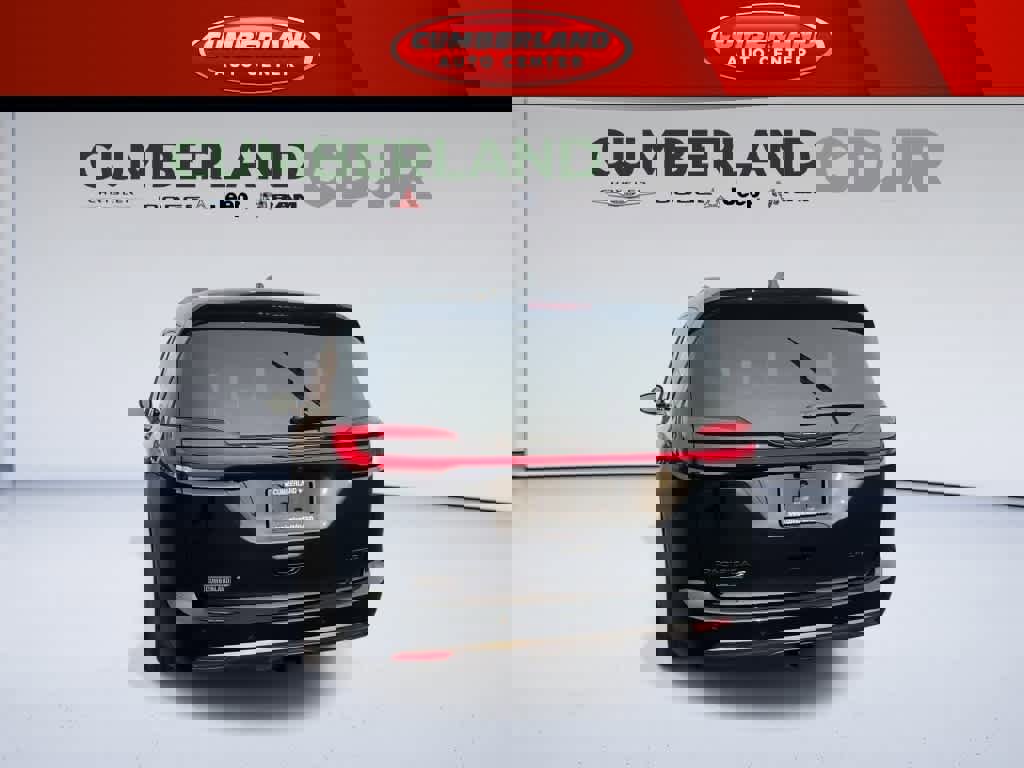 New 2026 Chrysler Pacifica Limited w/ S Appearance Package image 7