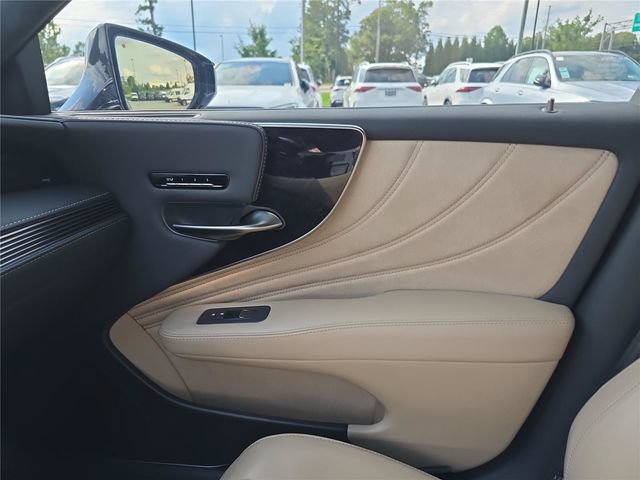 Used 2023 Lexus LS 500 AWD w/ Interior Upgrade Package image 24