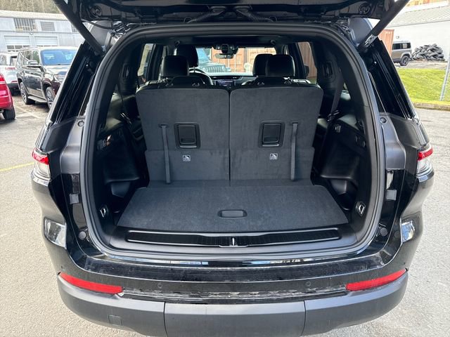 New 2025 Jeep Grand Cherokee L Limited w/ Black Appearance Package image 13