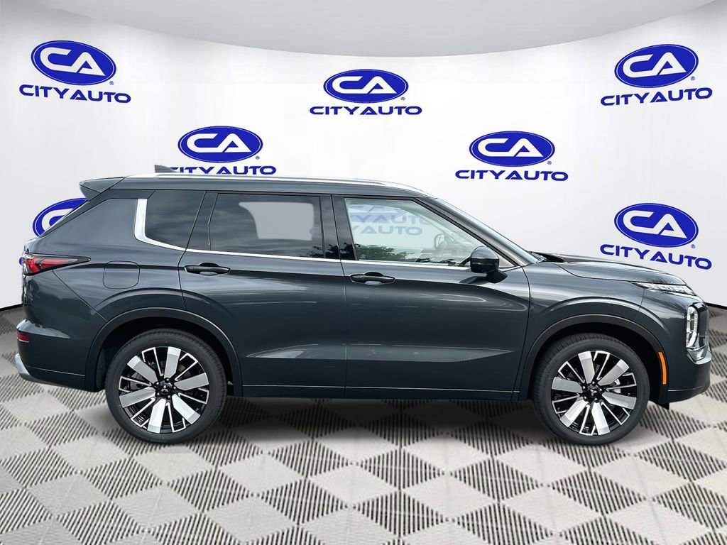 New 2025 Mitsubishi Outlander SEL image 2