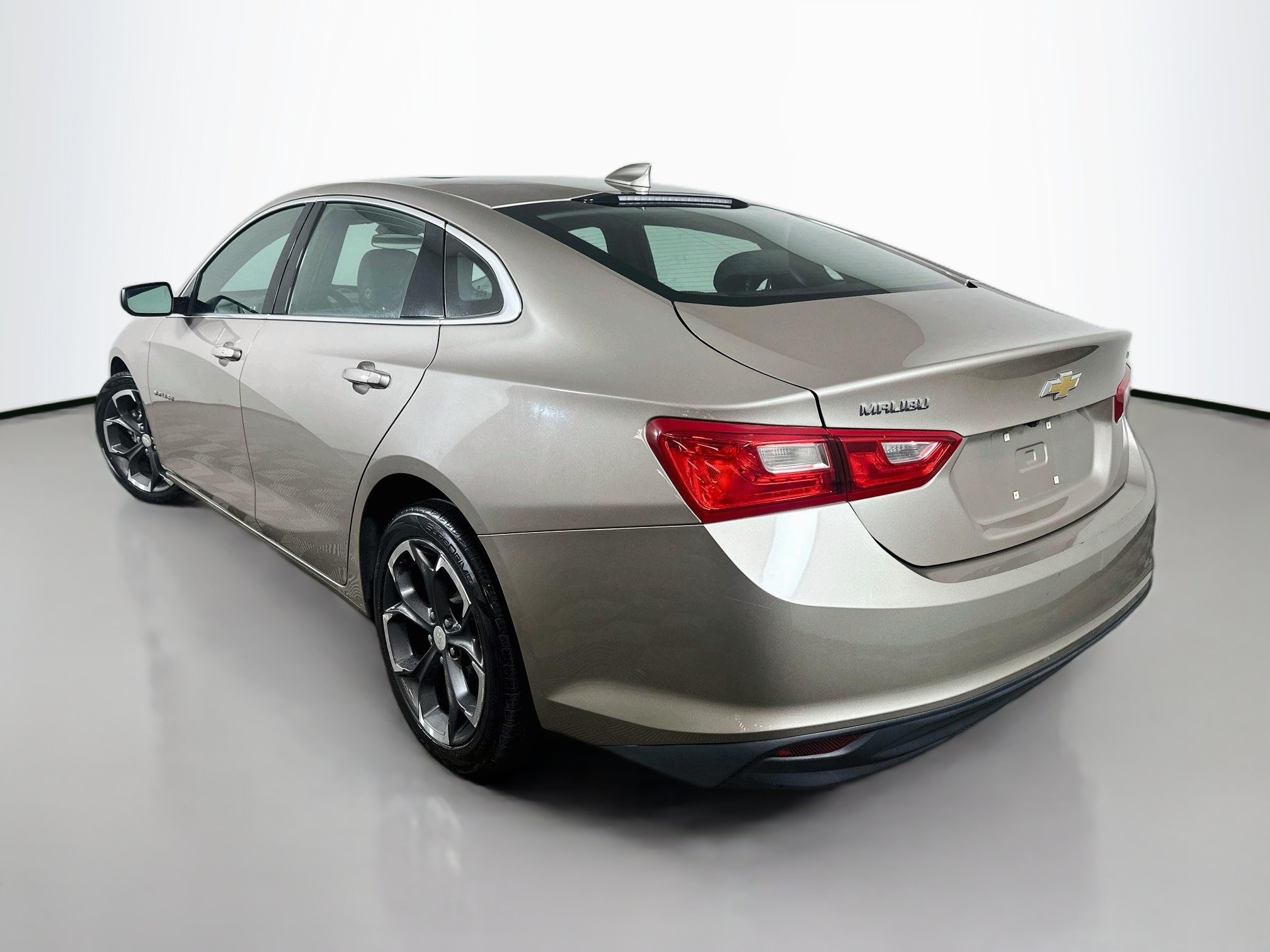 Used 2023 Chevrolet Malibu LT FWD image 5