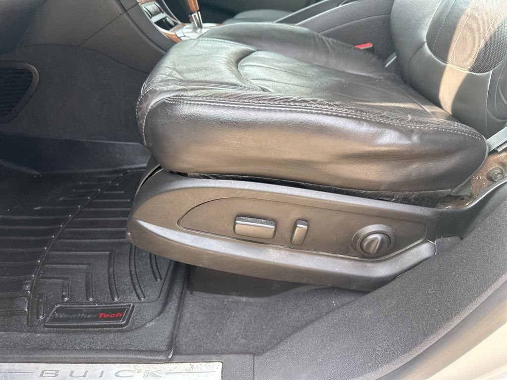 Used 2012 Buick Enclave Leather AWD/4WD image 15