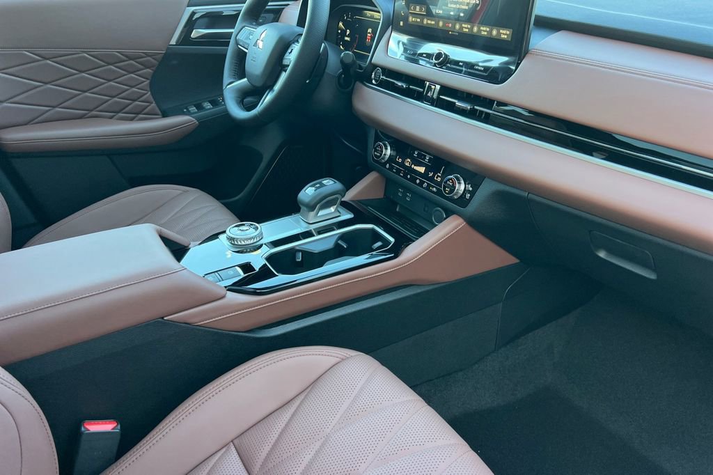 New 2026 Mitsubishi Outlander SEL image 18