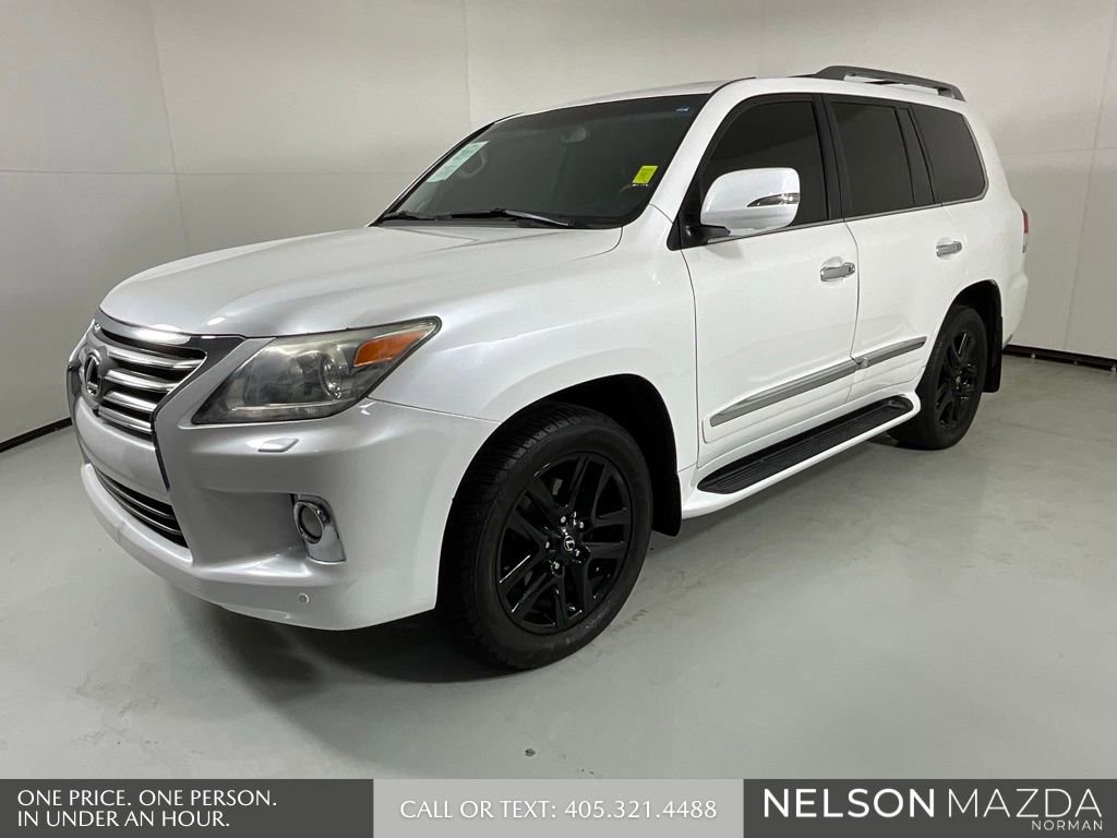Used 2013 Lexus LX 570 4WD w/ Luxury Pkg image 3