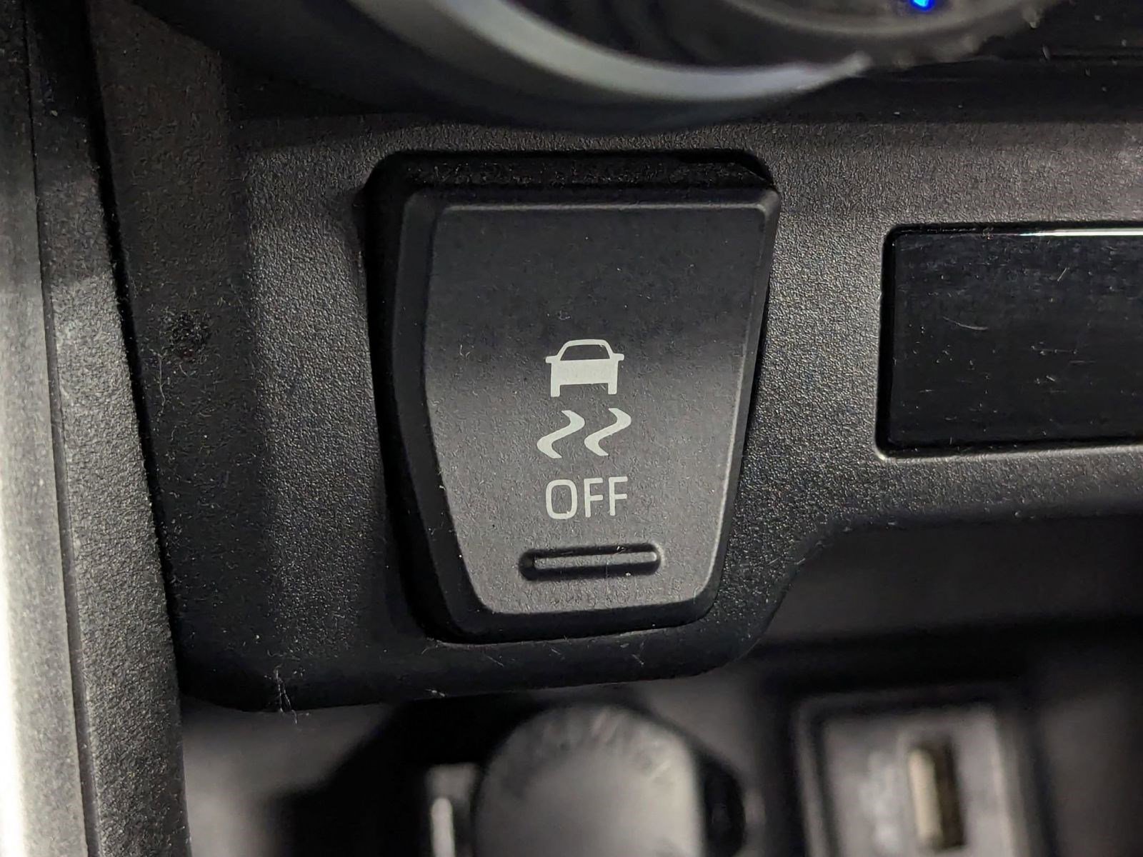 Used 2023 Toyota RAV4 XLE image 26