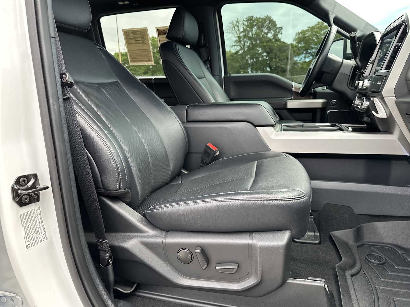 Used 2022 Ford F350 Lariat w/ Lariat Ultimate Package image 29