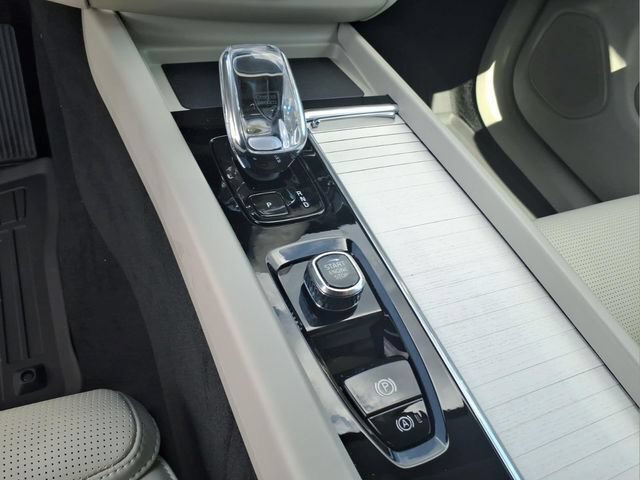 New 2026 Volvo XC60 B5 Ultra w/ Protection Package Premier AWD/4WD image 23