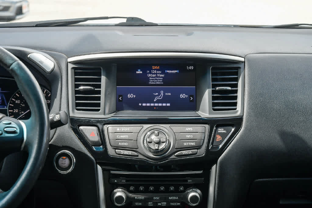 Used 2017 Nissan Pathfinder SV AWD/4WD image 13