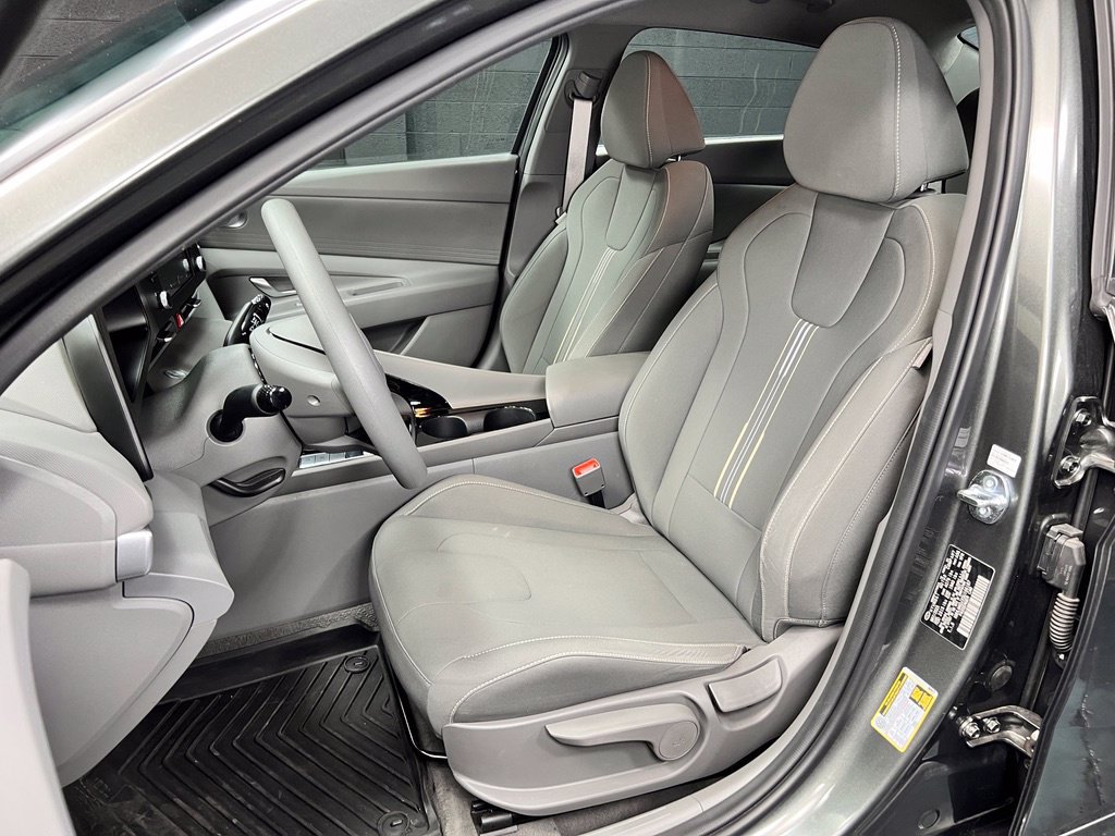 Used 2025 Hyundai Elantra Hybrid FWD image 7