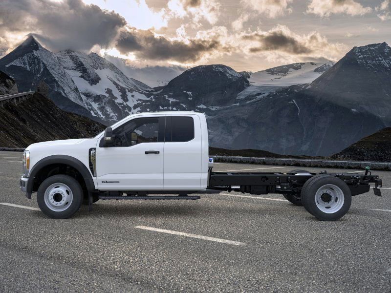 New 2026 Ford F450 XL w/ XL Chrome Package image 4