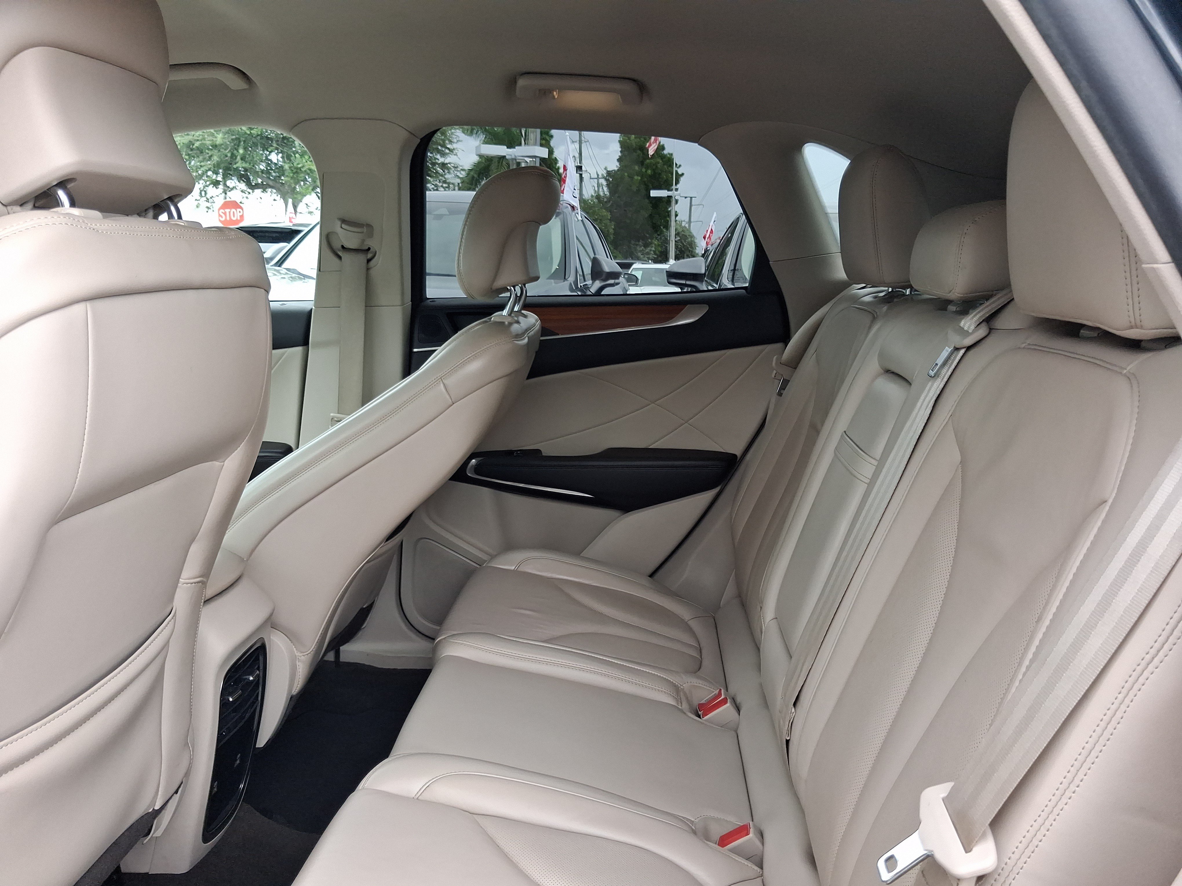 Used 2019 Lincoln MKC Select w/ Select Plus Package FWD image 6