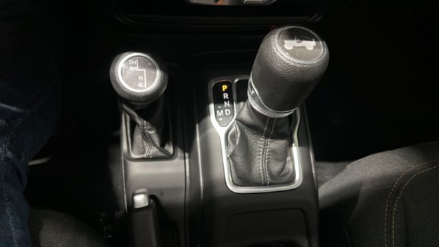 Used 2024 Jeep Wrangler Unlimited Sahara w/ Technology Group AWD/4WD image 21