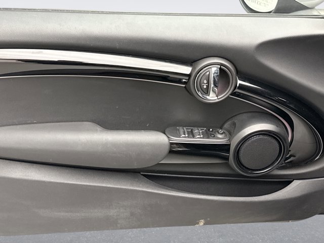 Used 2023 MINI Cooper S image 9